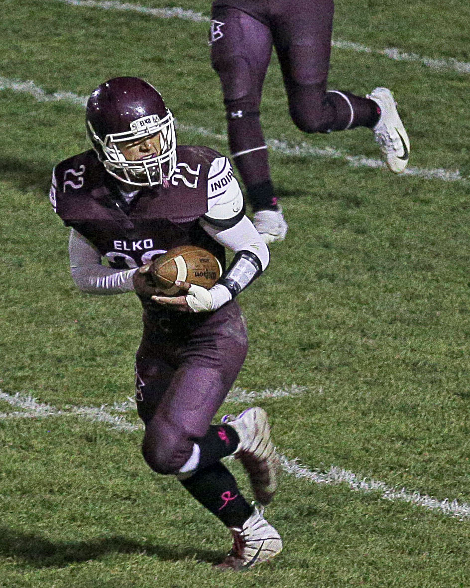 Truckee at Elko Football 23.jpg